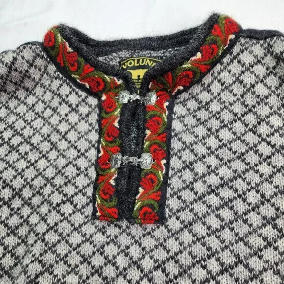Vintage Volund Norway Thick Wool Sweater (M)